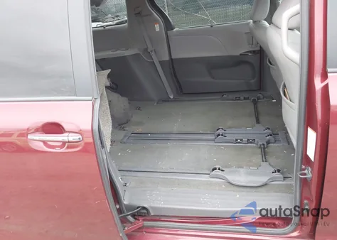 2016 Toyota Sienna Xle 8 Passenger from USA, damaged, VIN 5TDYK3DC2GS704033